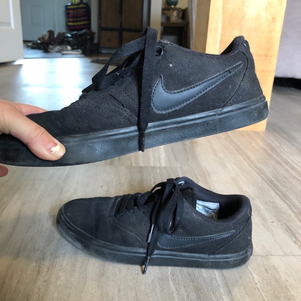 nike sb black shoes